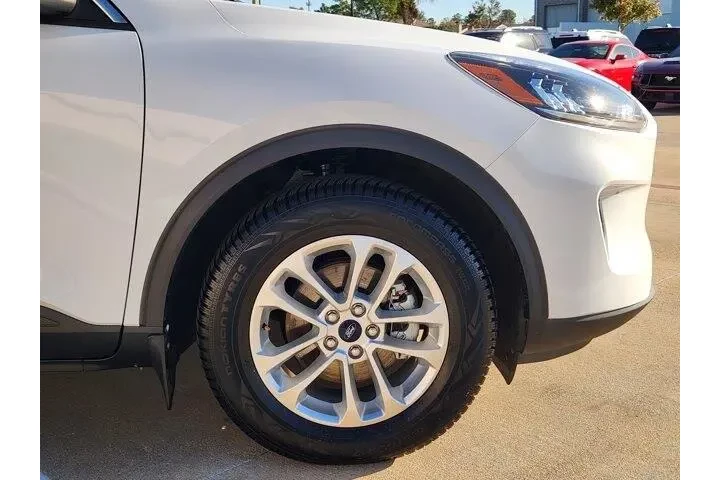 $19664 : Ford Escape 2022 AWD SE 4dr image 8