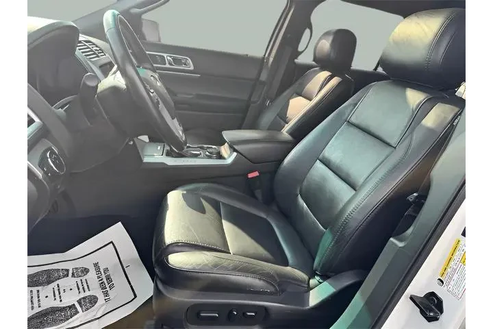 $14500 : Ford Explorer 2015 AWD XLT 4 image 9