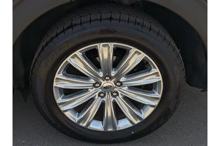 $32999 : Ford Explorer 2023 AWD Limit image 7