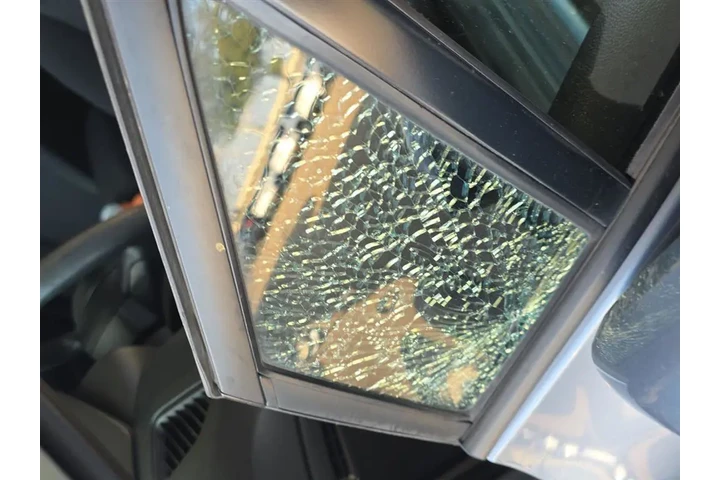 $16990 : Toyota Corolla 2022 LE 4dr S image 2