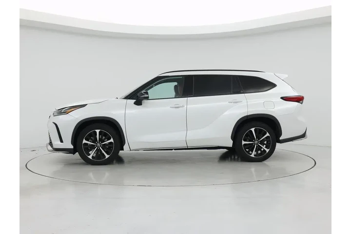 $33998 : Toyota Highlander 2022 AWD X image 3