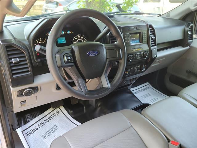 $9000 : Ford F150 2016 --- Reg Cab image 5