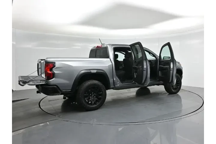 $37625 : Chevrolet Colorado 2023 4x4 image 6