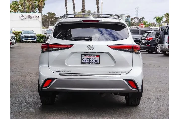 $39581 : Toyota Highlander 2023 AWD L image 6