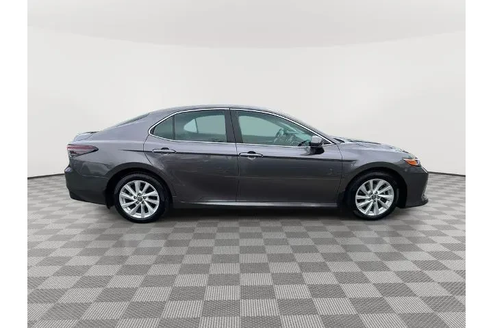 $18867 : Toyota Camry 2022 LE 4dr Sed image 8