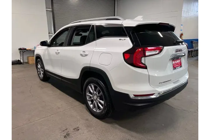 $23497 : GMC Terrain 2024 SLT 4dr SUV image 5