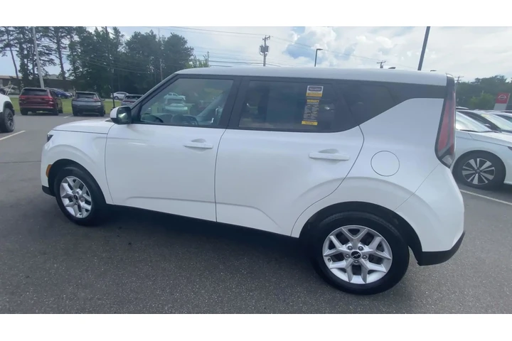 $19573 : Kia Soul 2023 LX 4dr Crossov image 8