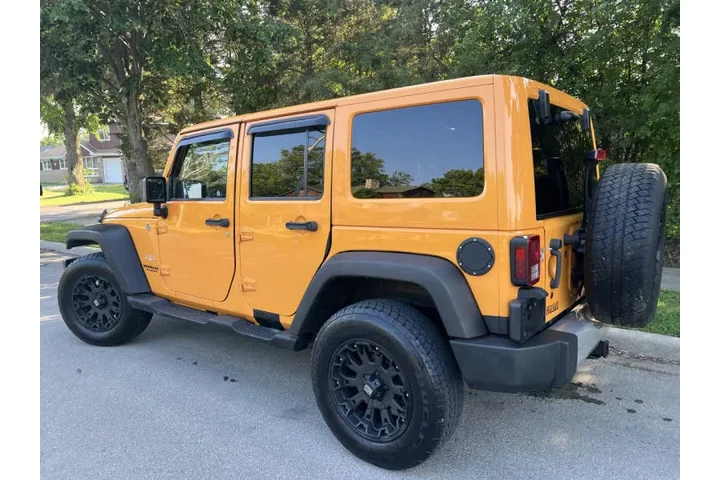 $13995 : 2012 Wrangler Unlimited Sahara image 5