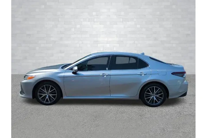 $24556 : Toyota Camry 2024 XLE 4dr Se image 9