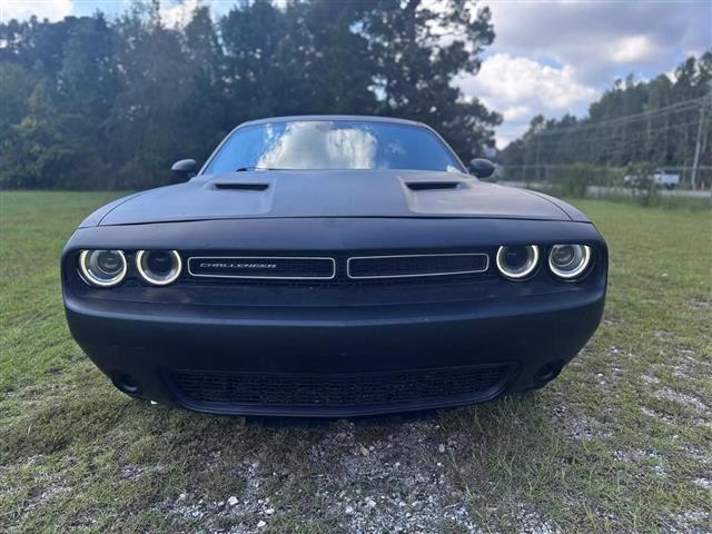 $17900 : 2017 DODGE CHALLENGER image 3