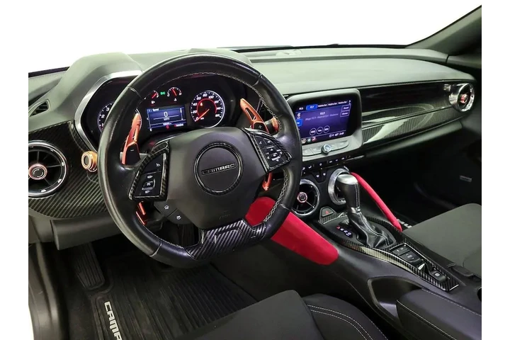 $30998 : Chevrolet Camaro 2024 LT 2dr image 9