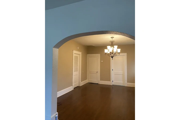 $1700 : Historic House for Rent image 2