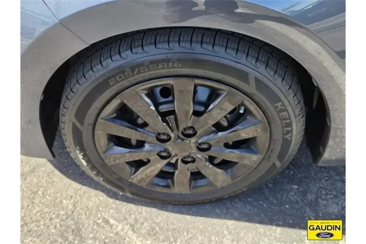 $9777 : Toyota Corolla 2015 S 4dr Se image 9