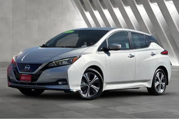 $12900 : Nissan LEAF 2022 SV PLUS 4dr image 2