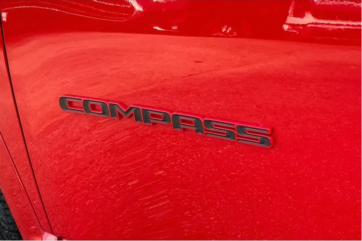 $22882 : Jeep Compass 2022 4x4 Limite image 8