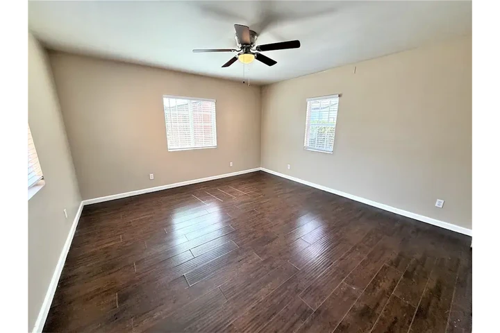 $1980 : 3Bed/2Bath image 8