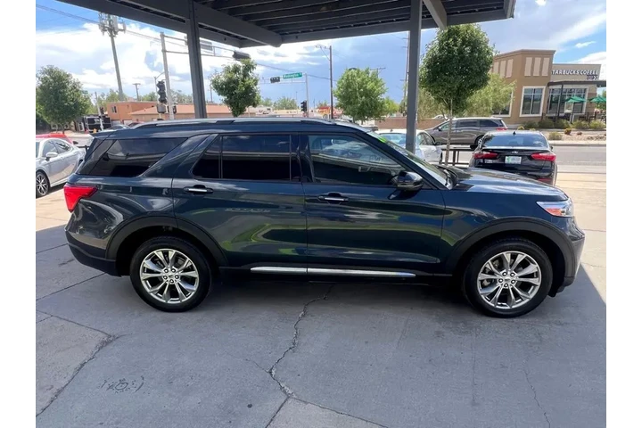 2022 Explorer Limited AWD image 4