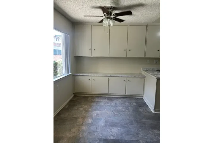 $2495 : Cornuta 3 Bd 2 Bath $2,495 image 4