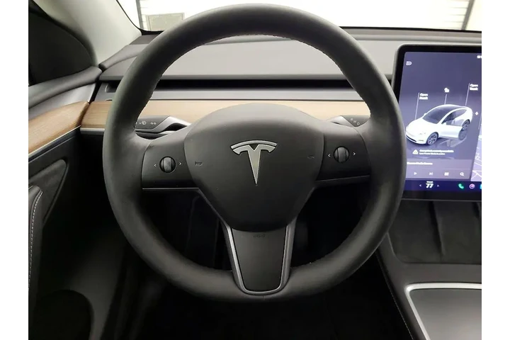 $37998 : Tesla Model Y 2024 AWD Long image 10
