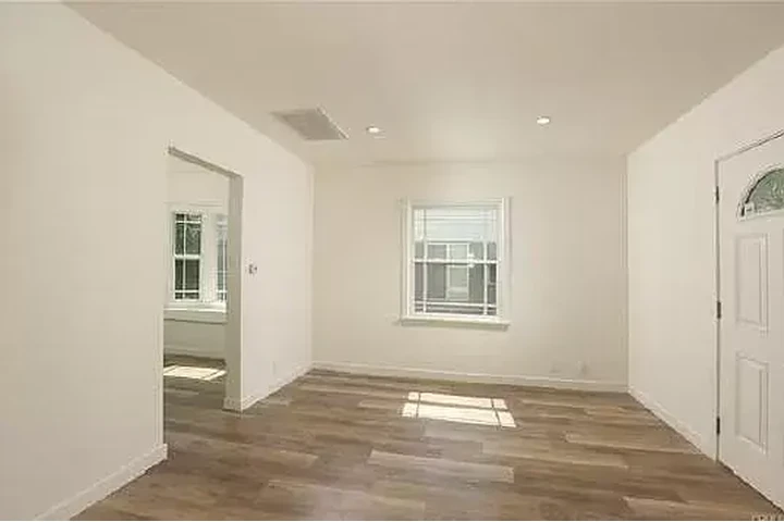 $1000 : Monterey CA 1 BED 1BA image 1