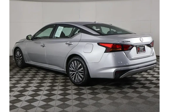$14993 : Nissan Altima 2023 2.5 SV 4d image 6