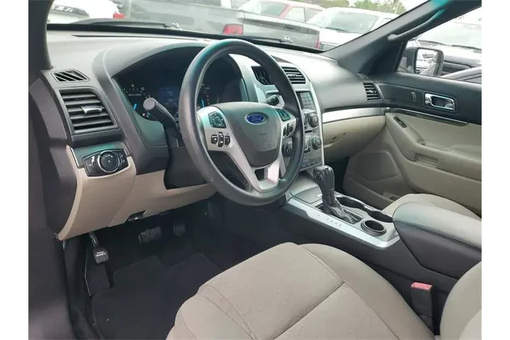 $4990 : Ford Explorer 2015 Base 4dr image 8