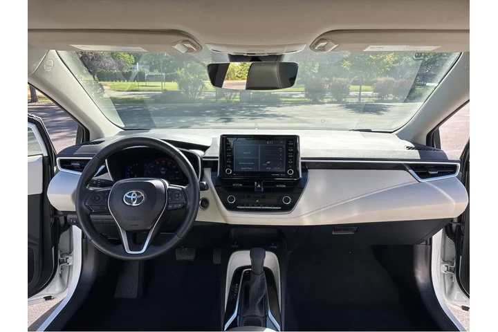 $22500 : Gold Certified2020 Corolla XLE image 3