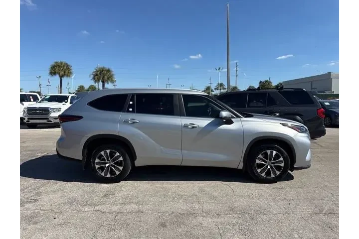 $36988 : Toyota Highlander 2024 image 2