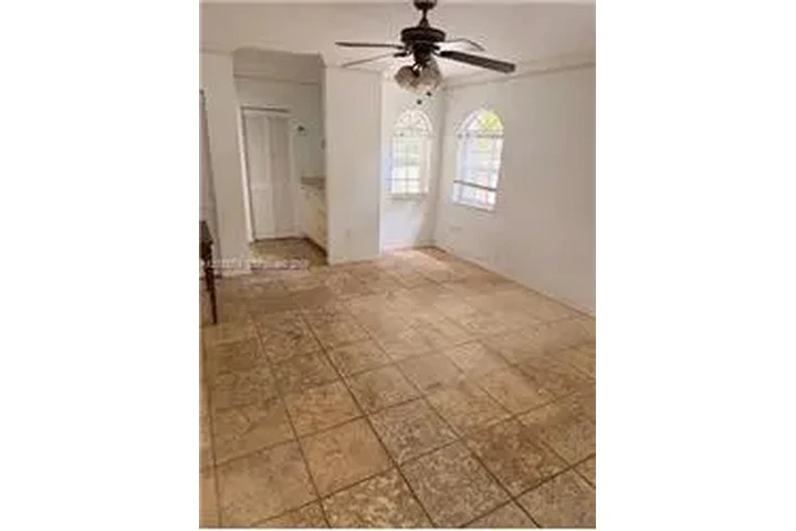 $11000 : Rental property with 4 bedro image 6