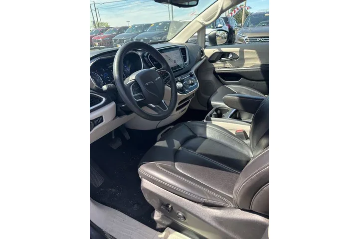$24990 : Chrysler Pacifica 2023 Touri image 10
