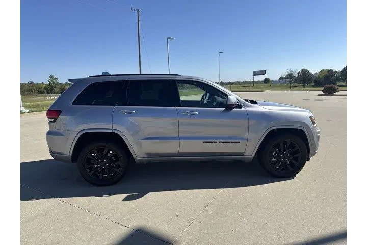 $27997 : Jeep Grand Cherokee 2021 4x4 image 7