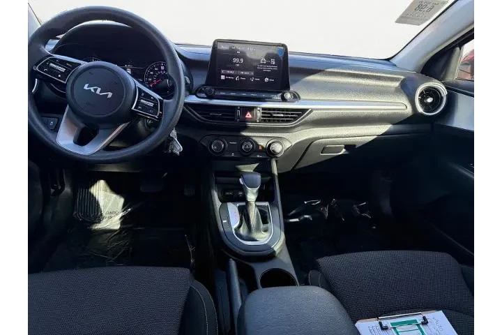 $18627 : Kia Forte 2023 LXS 4dr Sedan image 10
