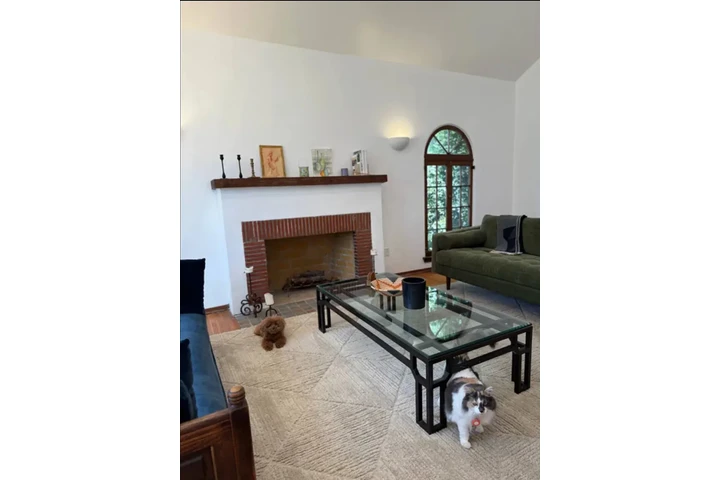 $1200 : lovely Spanish-style home image 3