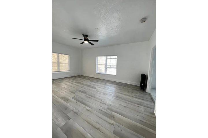 $1695 : Apartamento en Renta image 2