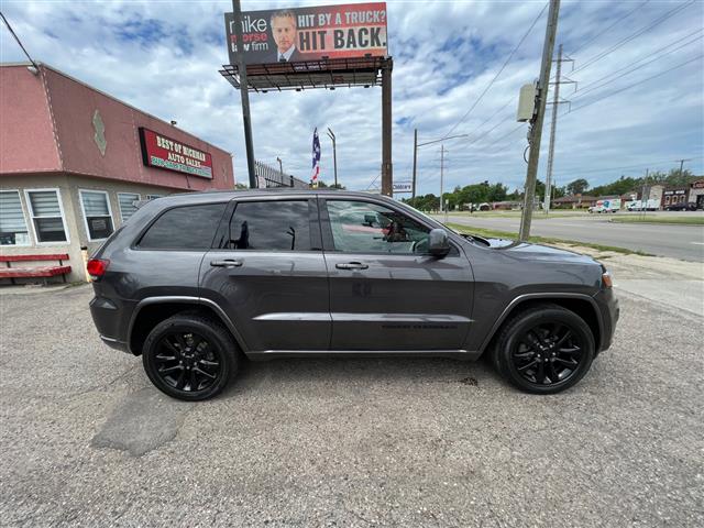 $17999 : 2017 Grand Cherokee image 5