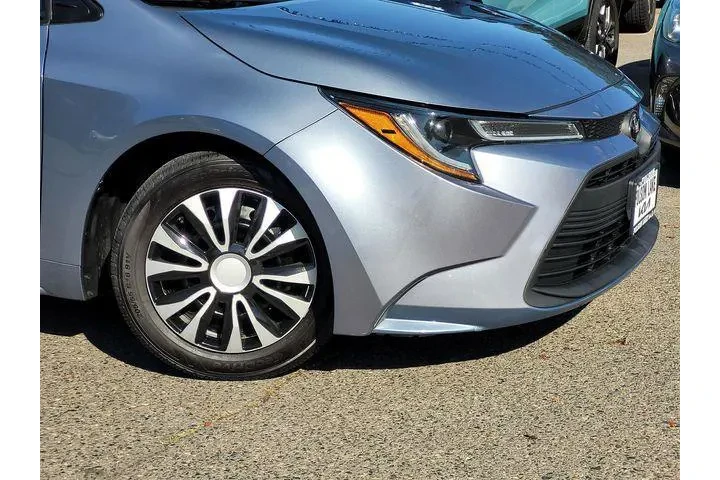 $18210 : Toyota Corolla 2023 LE 4dr S image 6