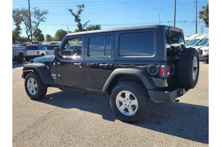 $16885 : Jeep Wrangler Unlimited 2019 image 6