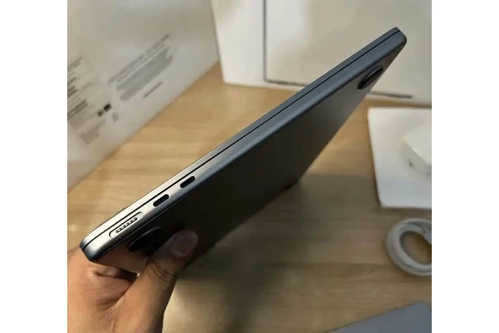 $1000 : Apple MacBook Air 2020 image 1