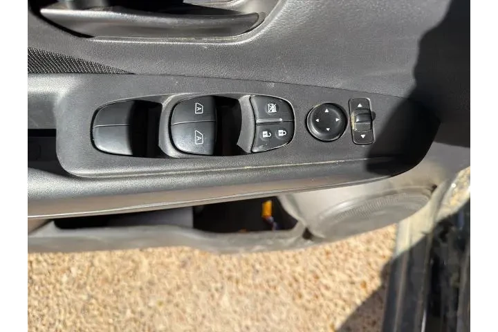 $18407 : Nissan Kicks 2024 S 4dr Cros image 4