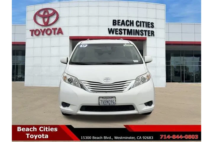 $17243 : Toyota Sienna 2017 LE 7-Pass image 4