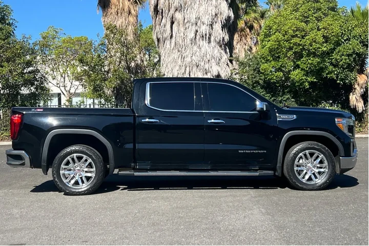 GMC Sierra 1500 2021 4x4 SLT image 2