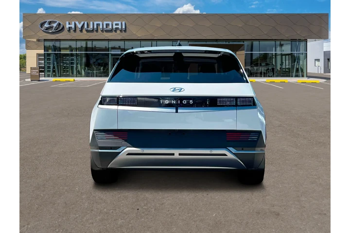 $23500 : Hyundai IONIQ 5 2024 SE 4dr image 6