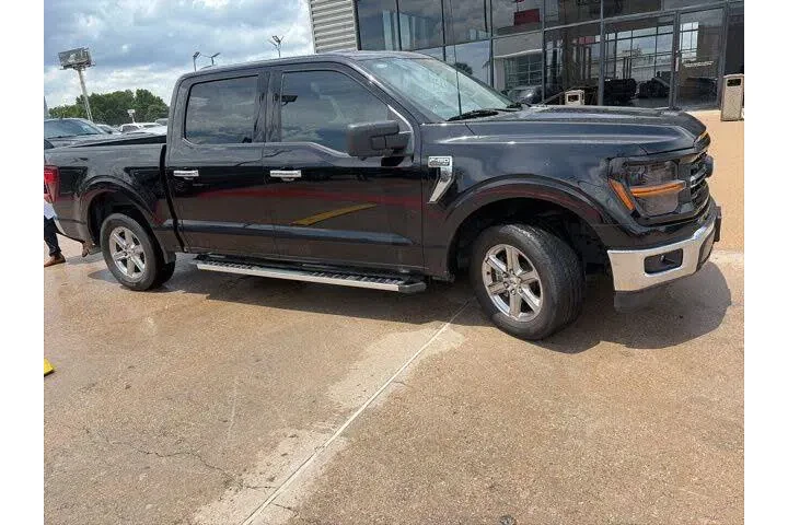 $39518 : Ford F-150 2024 4x2 XLT 4dr image 1