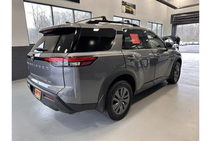 $31195 : Nissan Pathfinder 2024 AWD S image 6