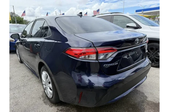 $9850 : 2020 Corolla LE image 6