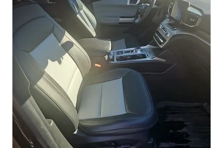 $31295 : Ford Explorer 2024 XLT 4dr S image 3