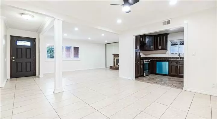 $2600 : Completely remodeled image 3