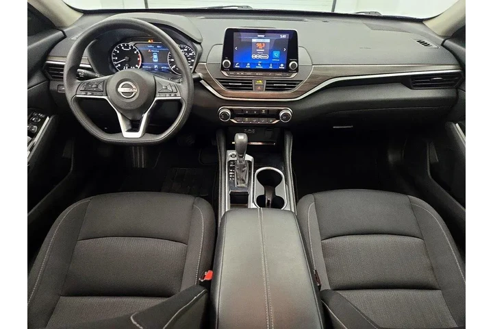 $19998 : Nissan Altima 2023 2.5 SV 4d image 9