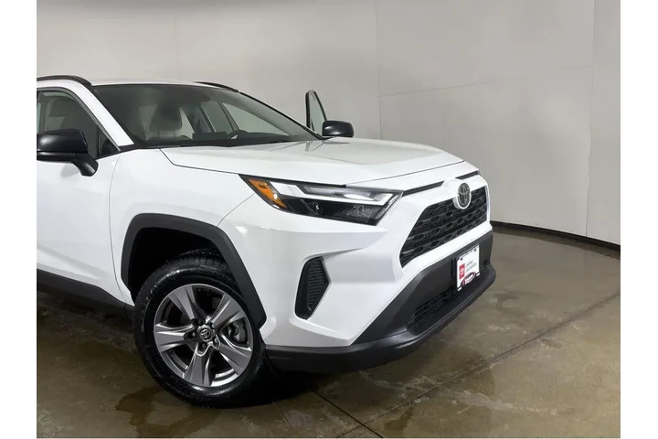 $31379 : Gold Certified2025 RAV4 HYBRI image 9
