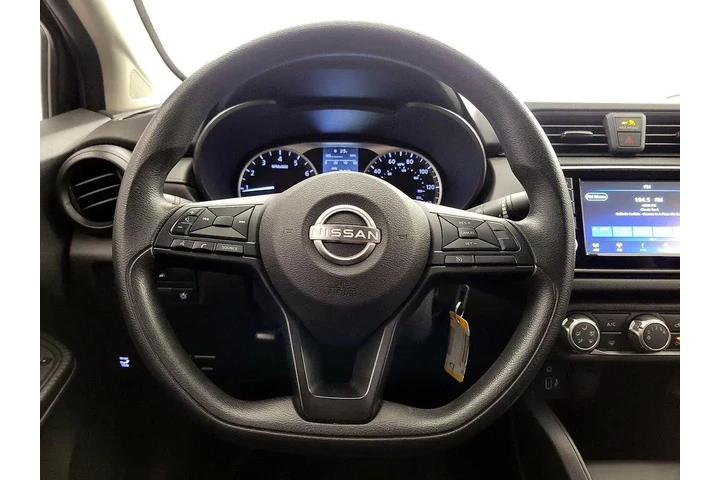 $15998 : Nissan Versa 2023 S 4dr Seda image 10